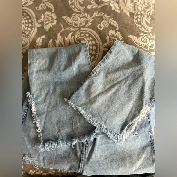 Sincerely Jules Straight Leg Slit Hem Jeans - Picture 10 of 12